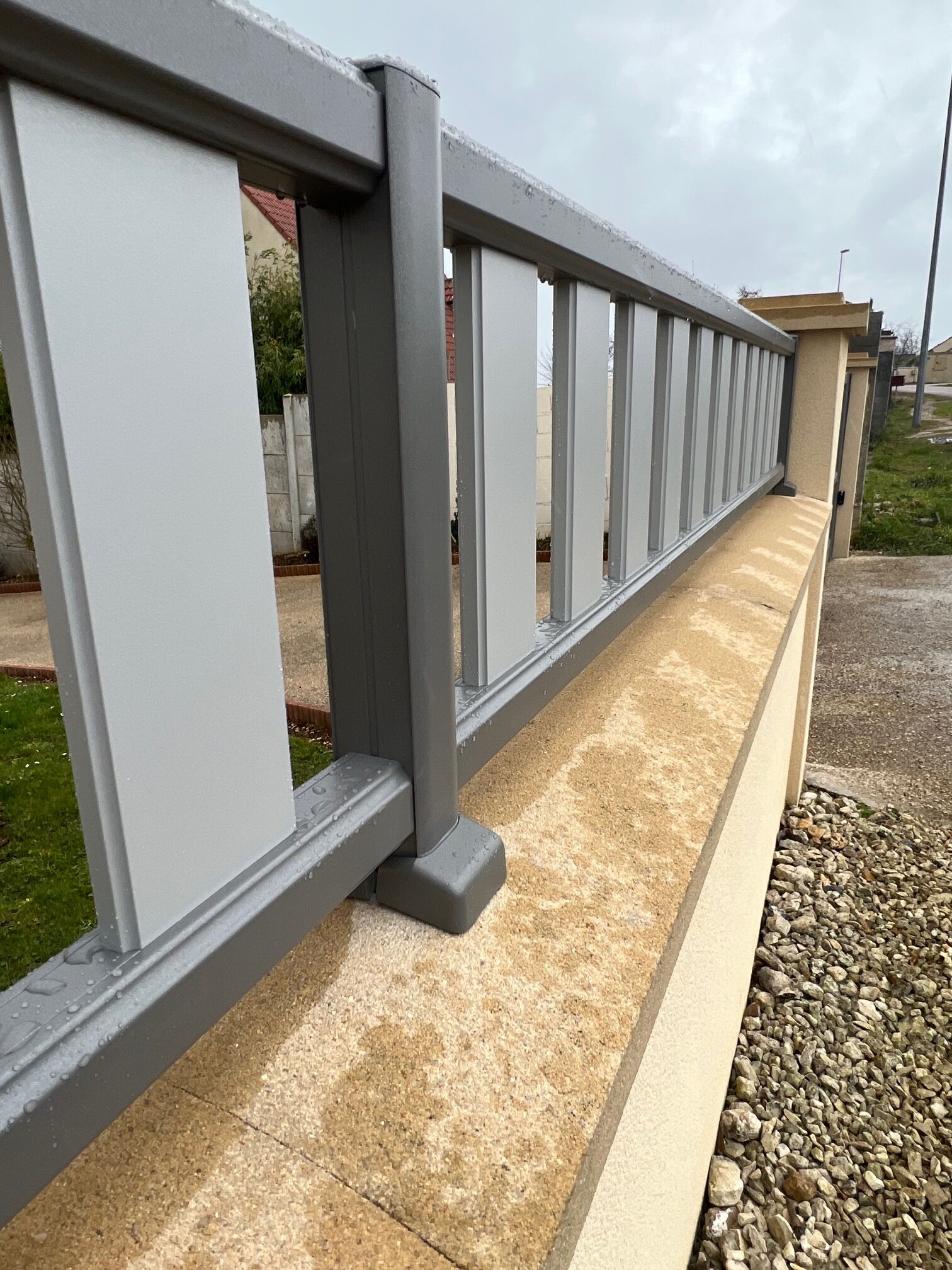 Vente et pose de clôtures ALUMINIUM ajourées CETAL à AUXERRE - SENS