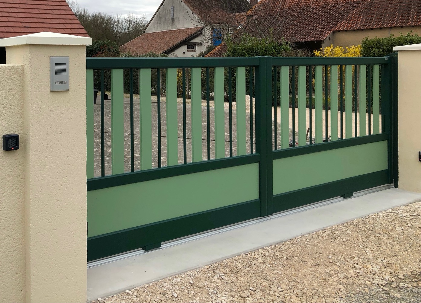 Vente et pose de portail coulissant aluminium CETAL à AUXERRE - SENS