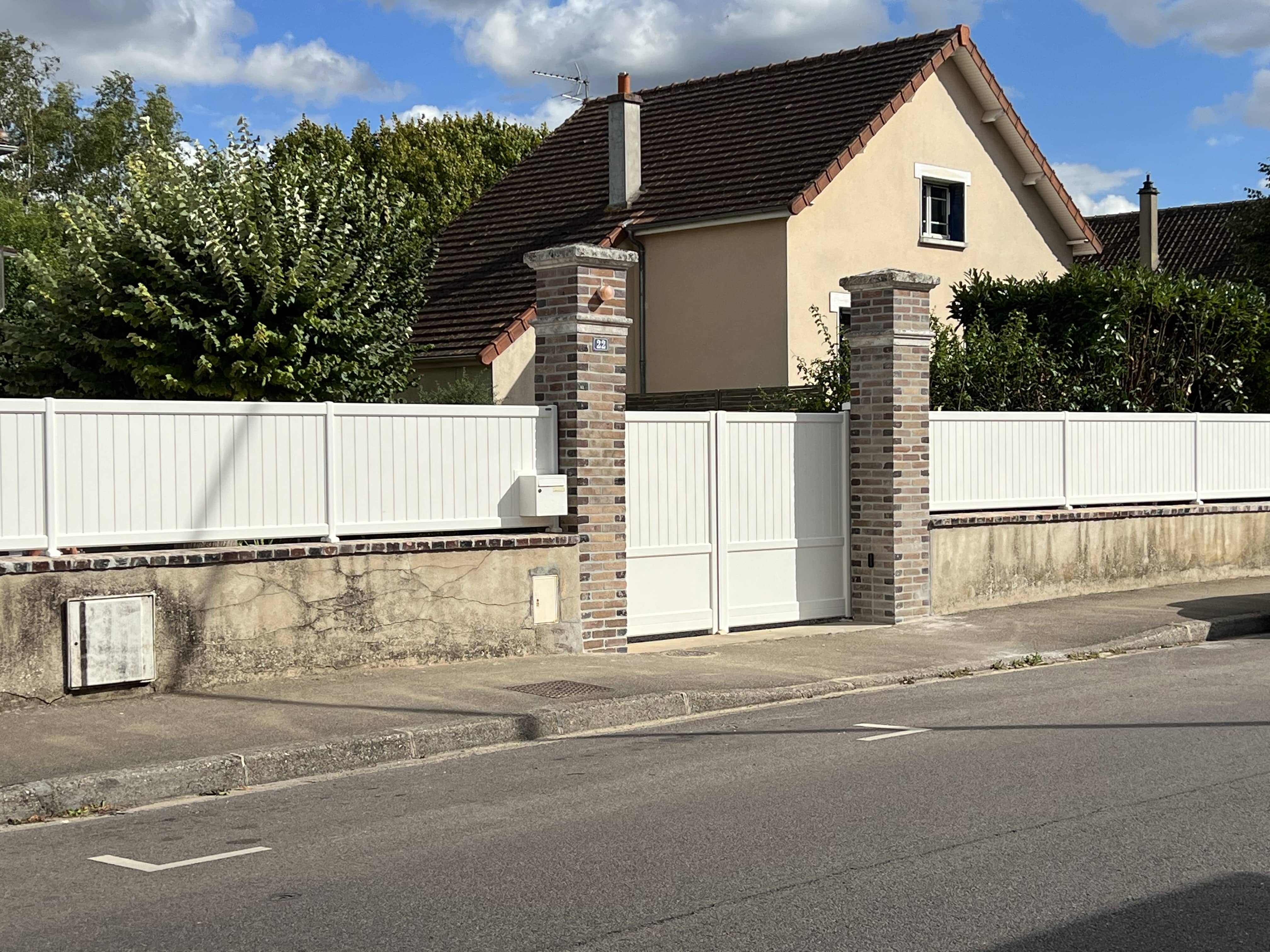 Vente et pose de portail aluminium manuel ou motorisé CETAL à AUXERRE - SENS