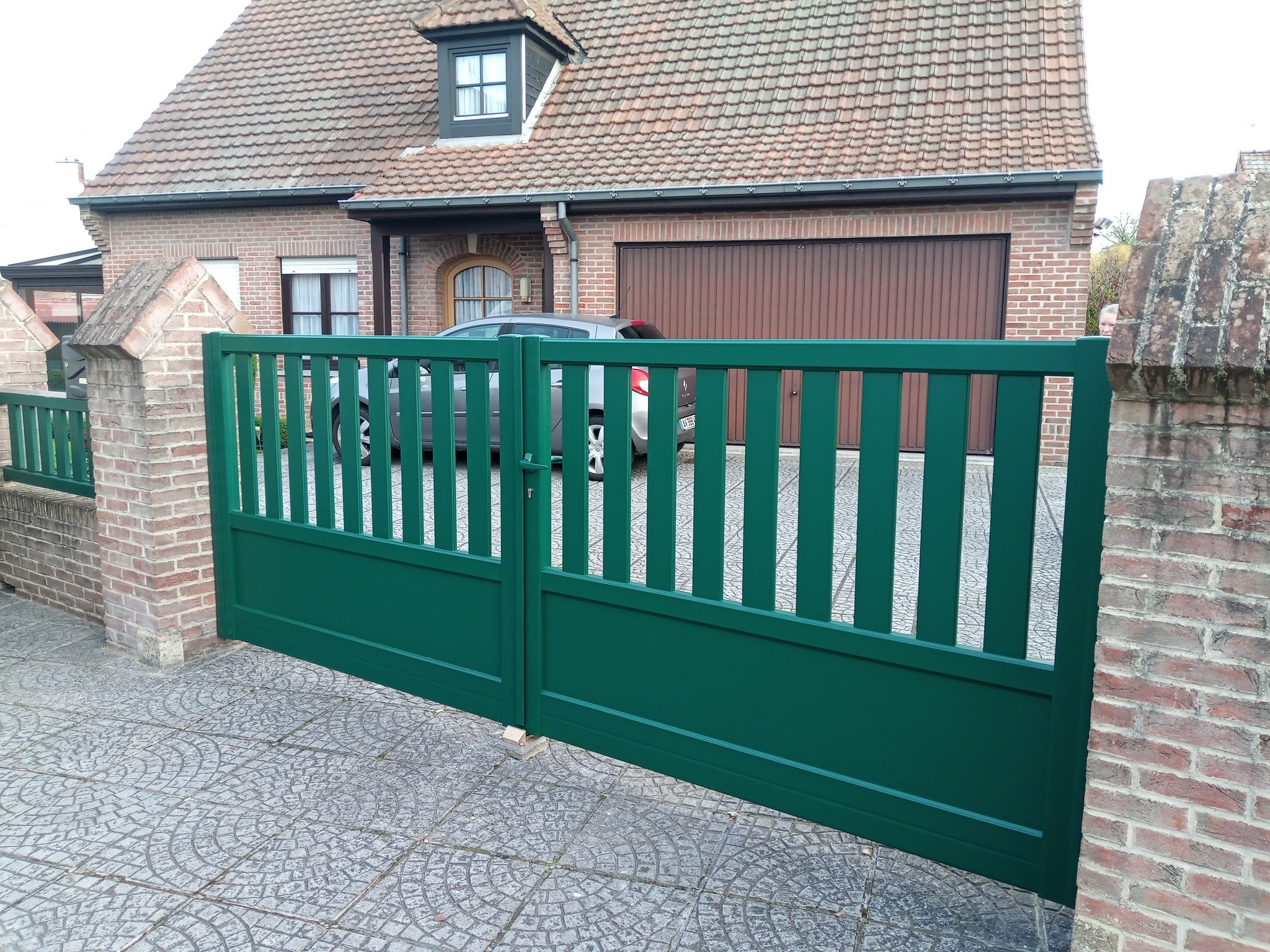 Portail battant en aluminium Cetal - vert RAL 6005 - Pégase - Buquet-Pastant - 59 - 03