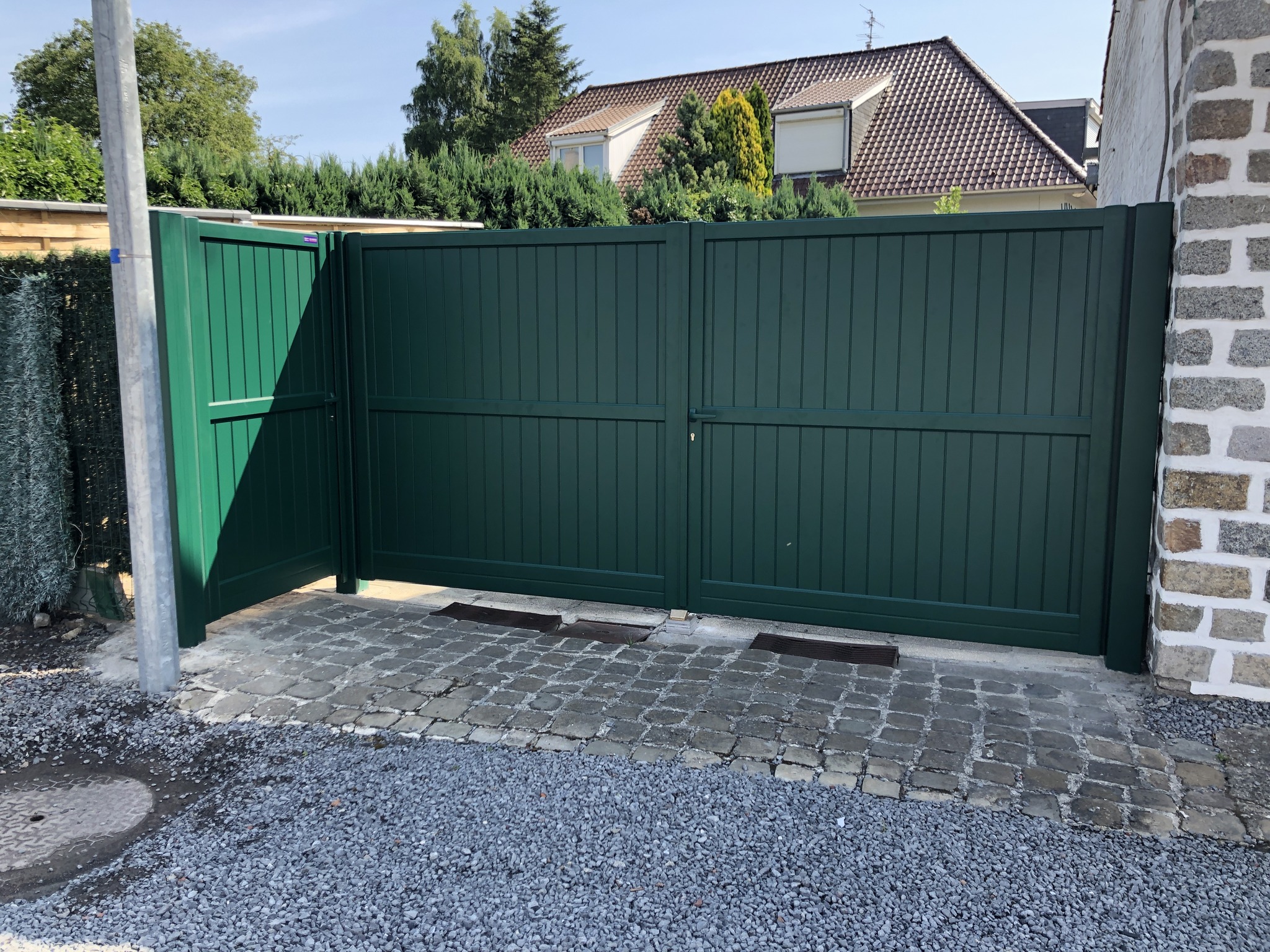 Portail battant et portillon en aluminium - Cetal - Mercure - vert RAL 6005 - Buquet-Pastant - 59 - 06