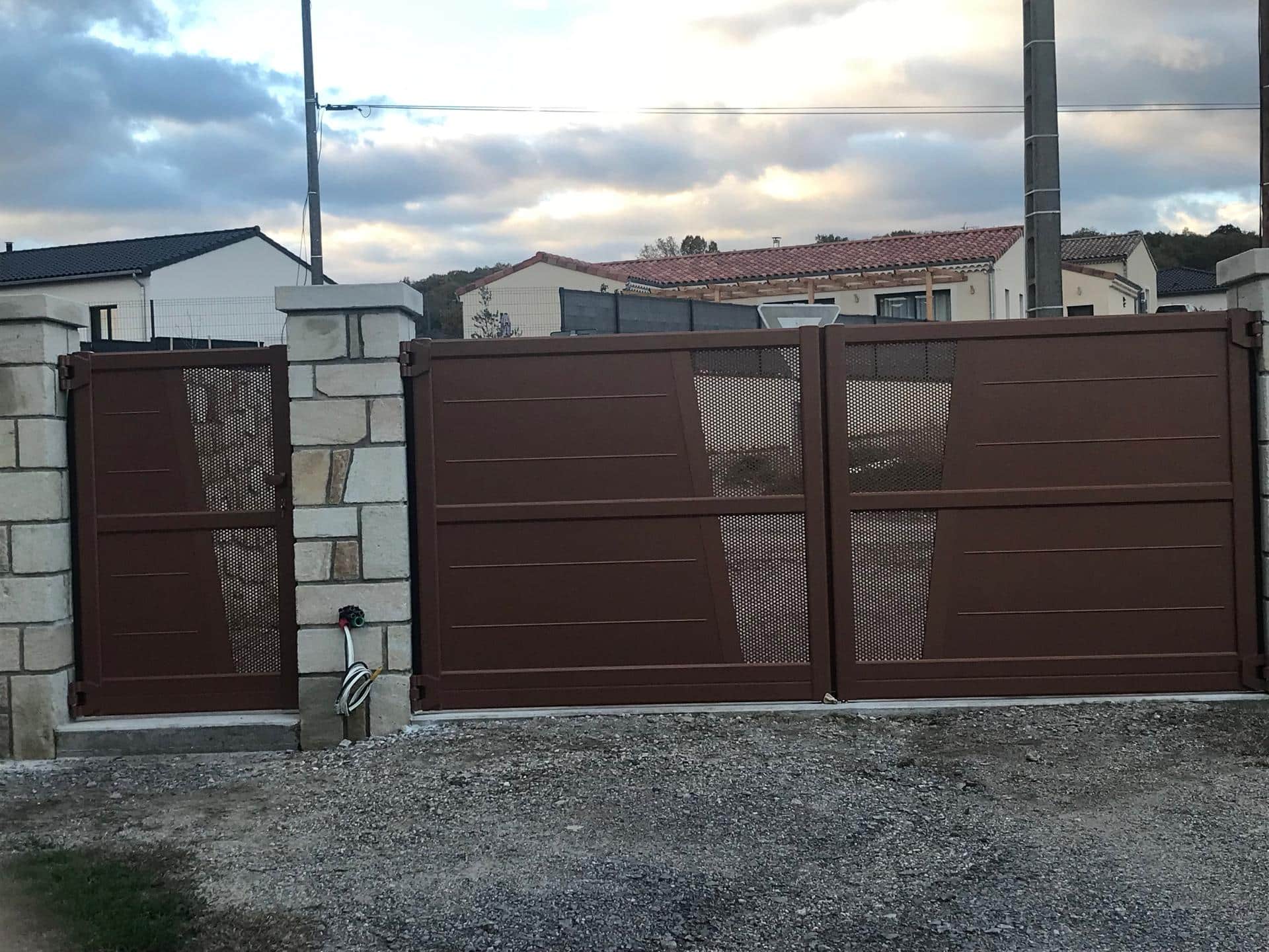 Portail et portillon alu battant Tendance Création CETAL - 3F FENETRES ET FERMETURES DE FRANCE