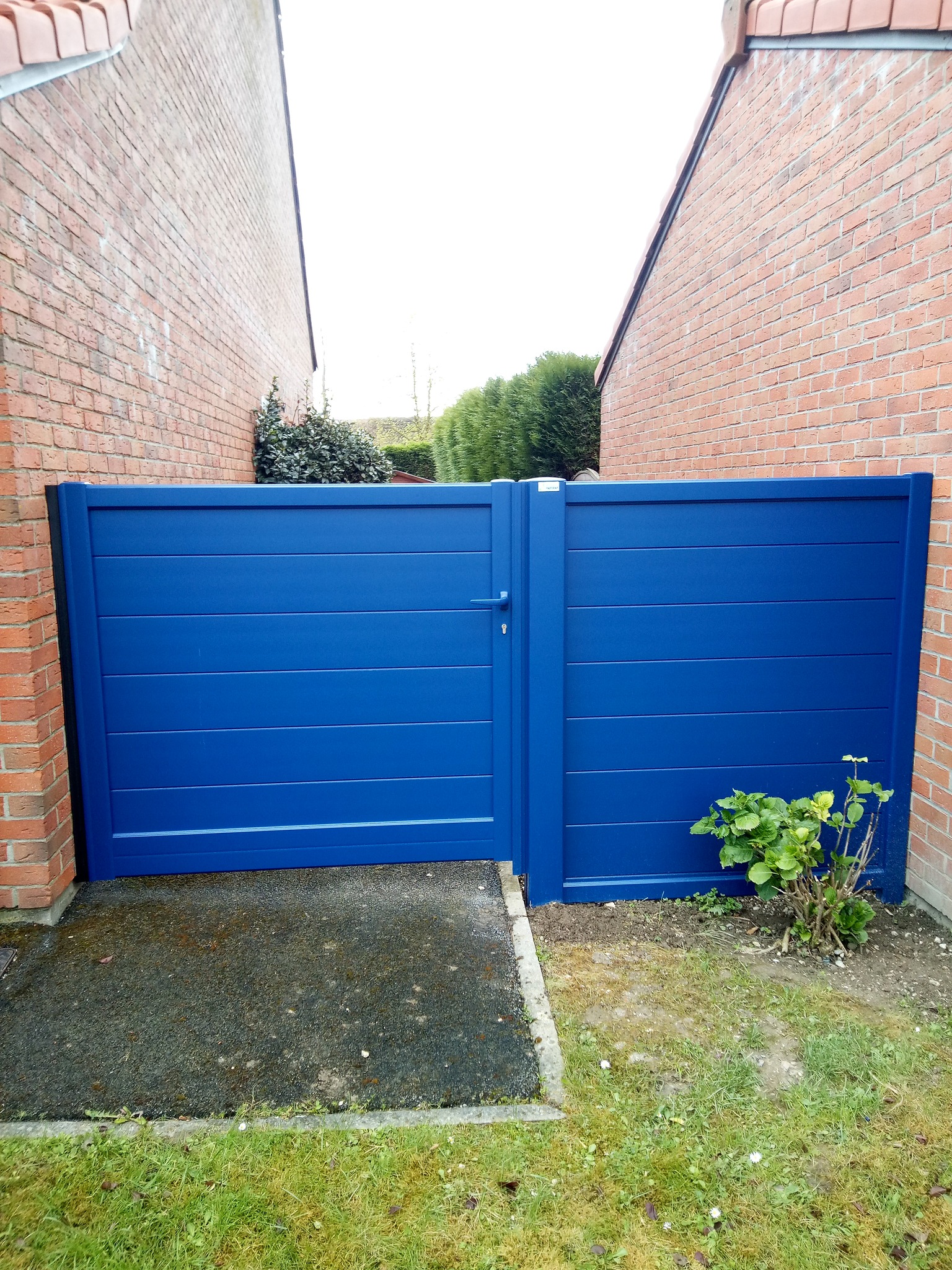 Portillon battant et clôture en aluminium Cetal - Bleu RAL 5003 - Titan - Buquet-Pastant - 59 - 04