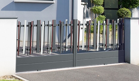 Portail coulissant ajouré