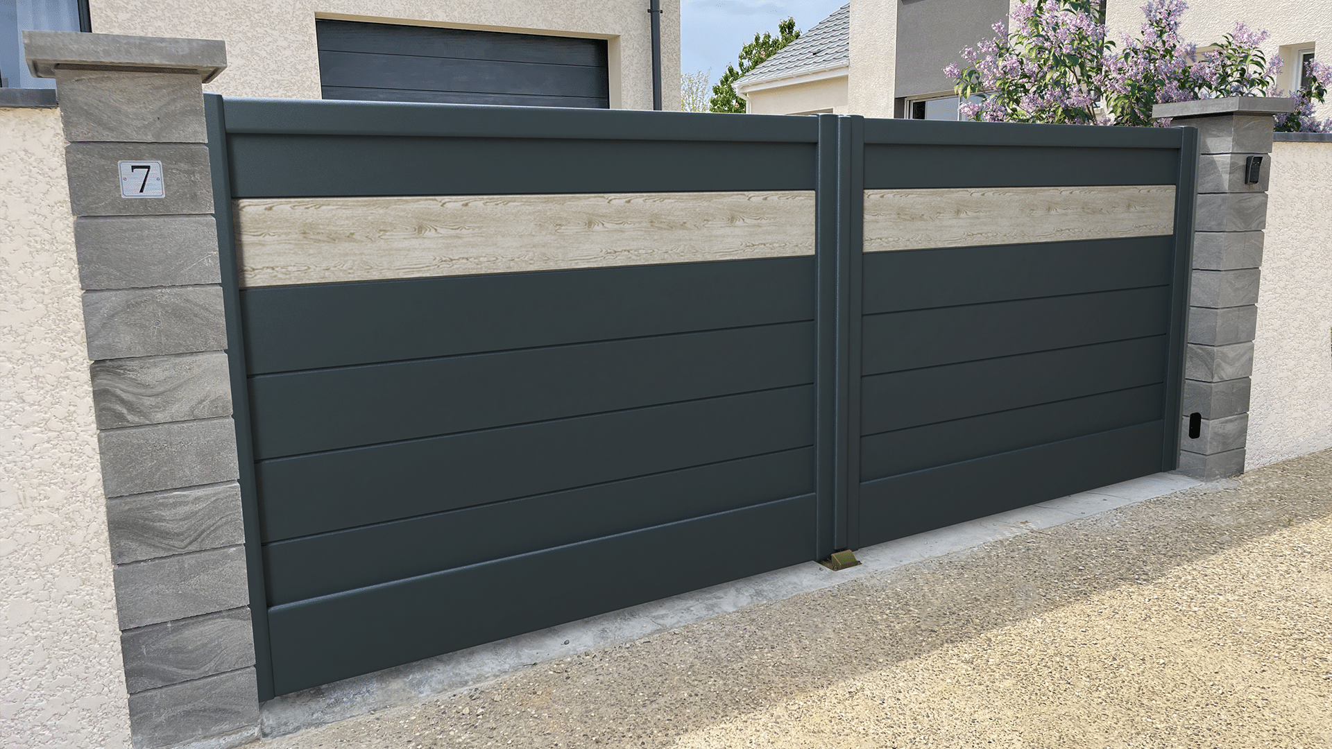 O_ 2V-MER-11-085 - Mercure - 7016 Frêne clair